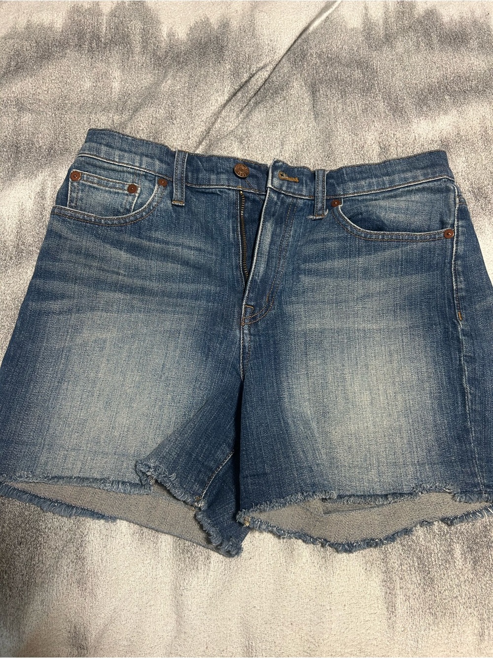Madewell Mid-Blue Distressed Denim Cutoff Shorts size 28